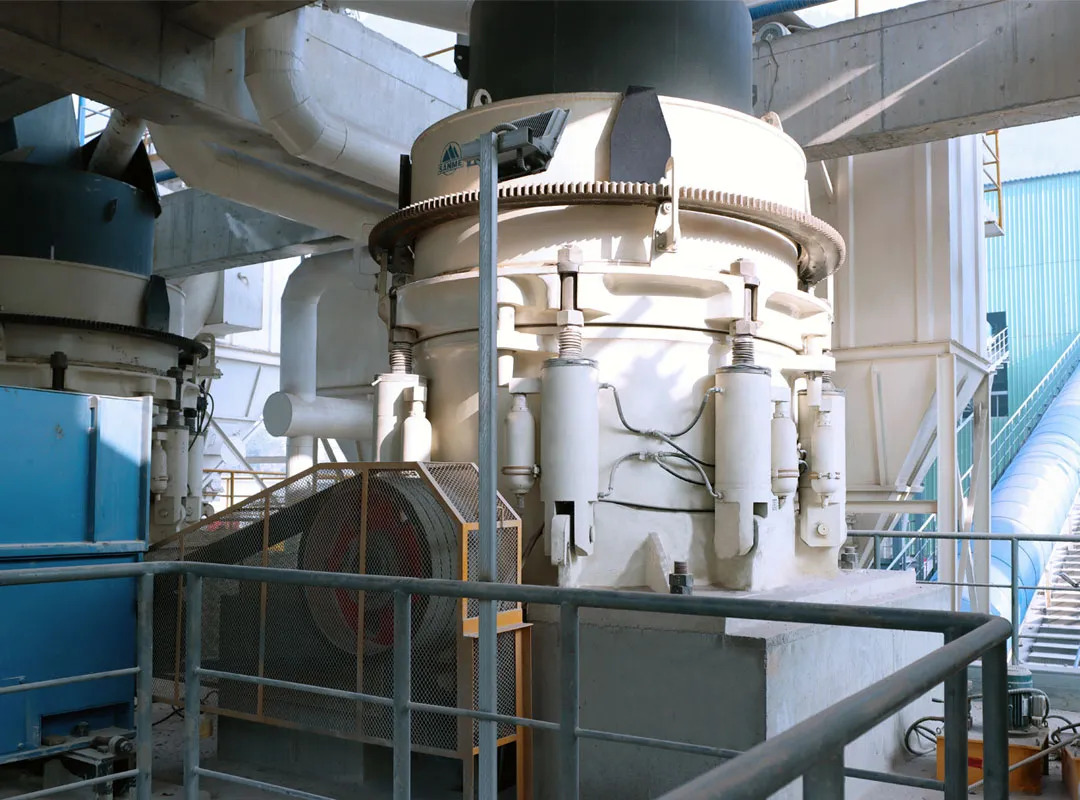 2臺SMS5000大型多缸液壓圓錐破碎機(jī)服務(wù)于華新水泥（長陽）時(shí)產(chǎn)2000噸骨料生產(chǎn)EPCO項(xiàng)目